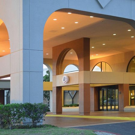 Doubletree By Hilton Newark-Fremont Hotel Exterior photo