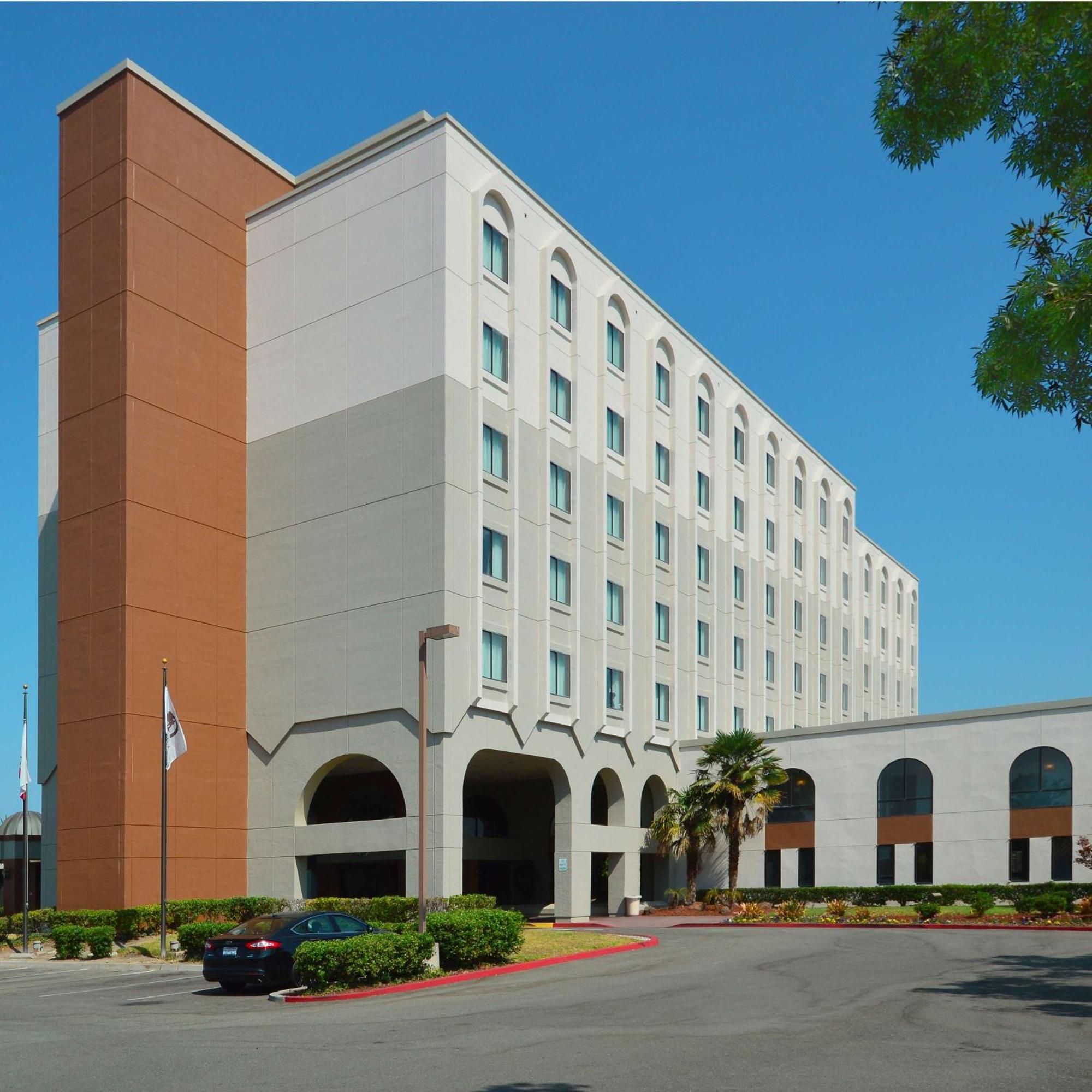 Doubletree By Hilton Newark-Fremont Hotel Exterior photo